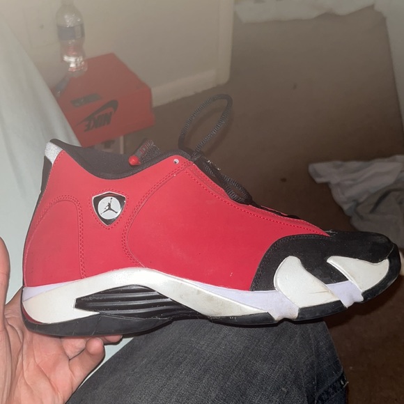 RETRO JORDAN 14s CHICAGO - Picture 2 of 4